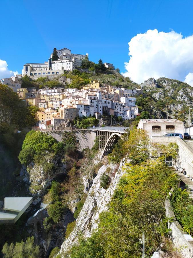 Casa Degli Ulivi Con Parcheggio Privato Daire Muro Lucano Dış mekan fotoğraf
