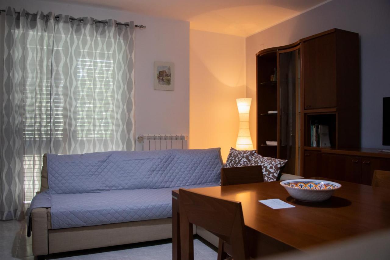 Casa Degli Ulivi Con Parcheggio Privato Daire Muro Lucano Dış mekan fotoğraf
