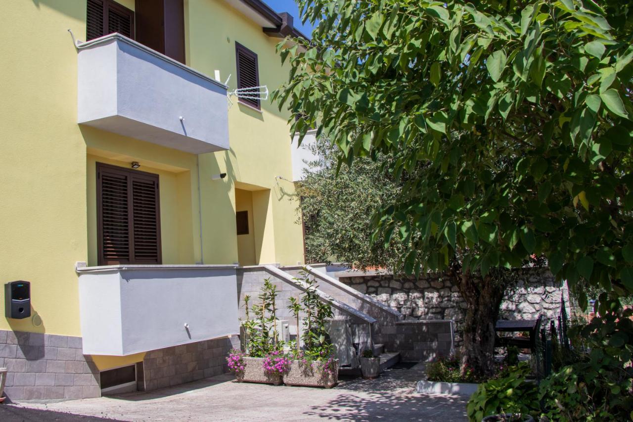 Casa Degli Ulivi Con Parcheggio Privato Daire Muro Lucano Dış mekan fotoğraf